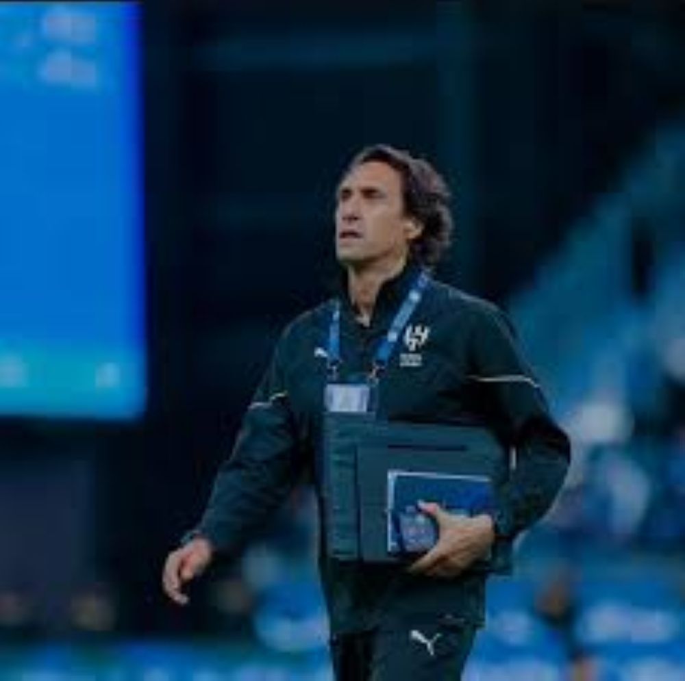 مساعد جيسوس ورسالة خاصة قبل مباراة الهلال والنصر في روشن #السعودية 🇸🇦 2544576