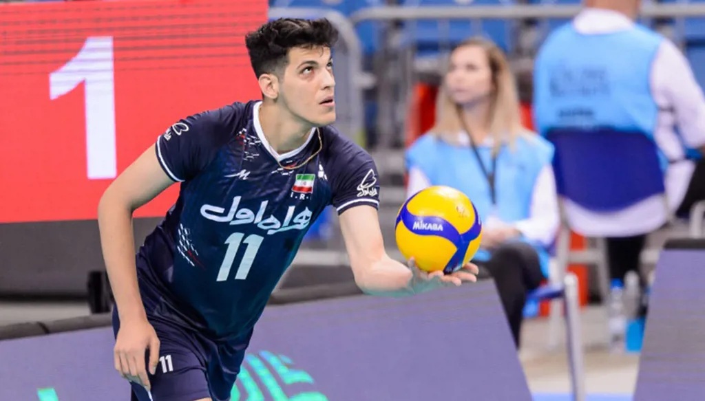 وفاة لاعب الكرة الطائرة الإيراني كاظمي عن 26 عاما 1762382978 image