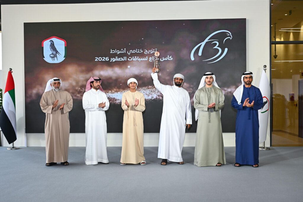 محمد بن راشد بن محمد بن راشد يشهد ختام منافسات النسخة الثانية من كأس فزّاع لسباقات الصقور بالتلواح 1768659834 image