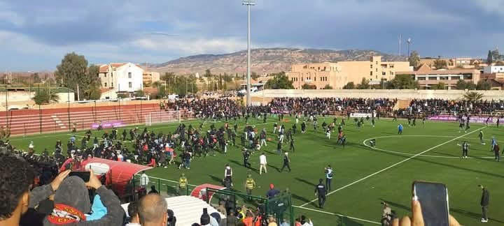 حرب الحجارة تستمر في الملاعب الوطنية
